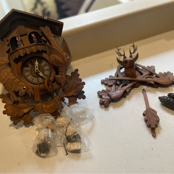 Coo Coo Clock Handmade in Germany
Black Forest original
dancing children - Picture 5 of 8